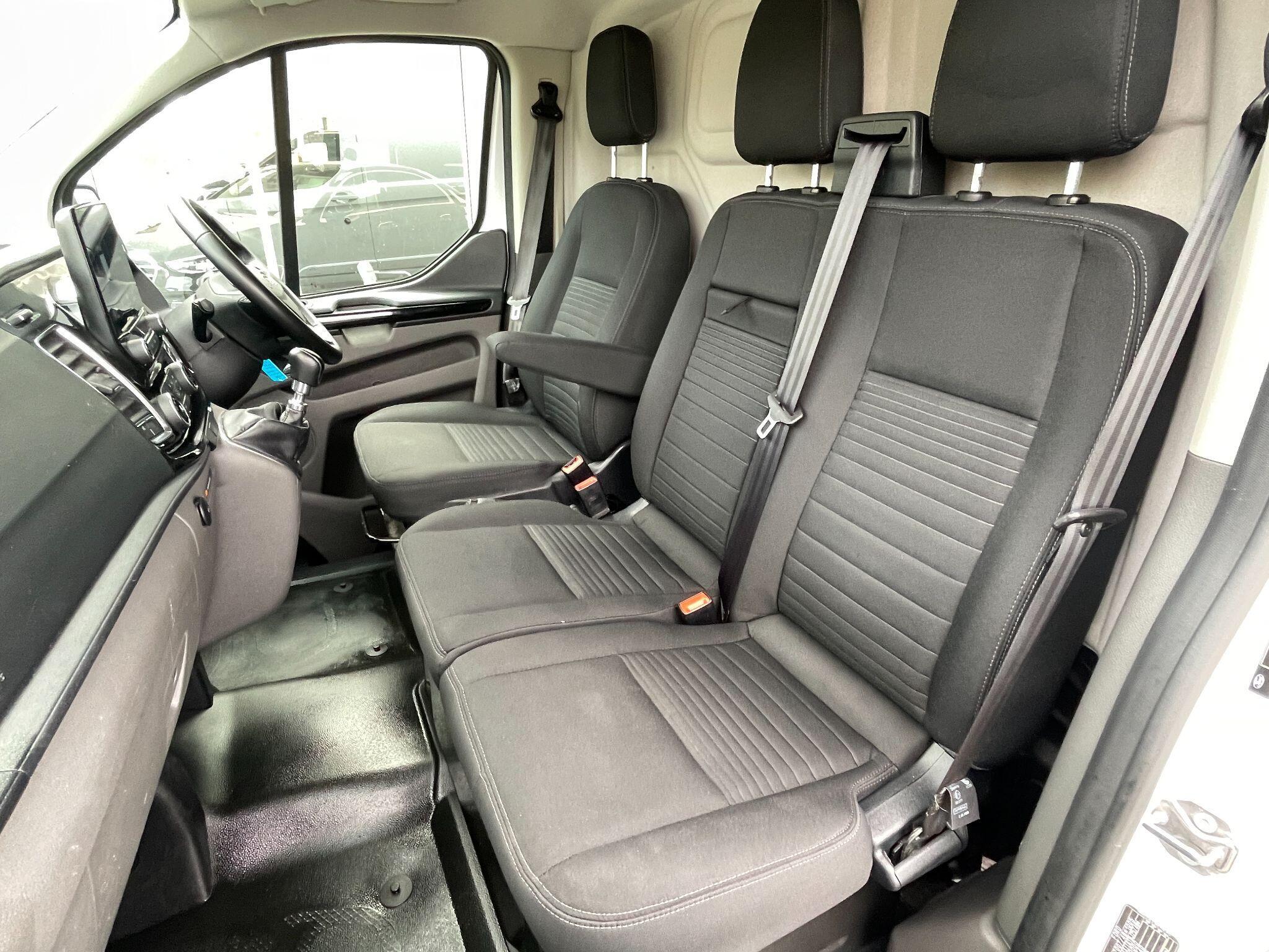 Ford Transit Custom - image 13